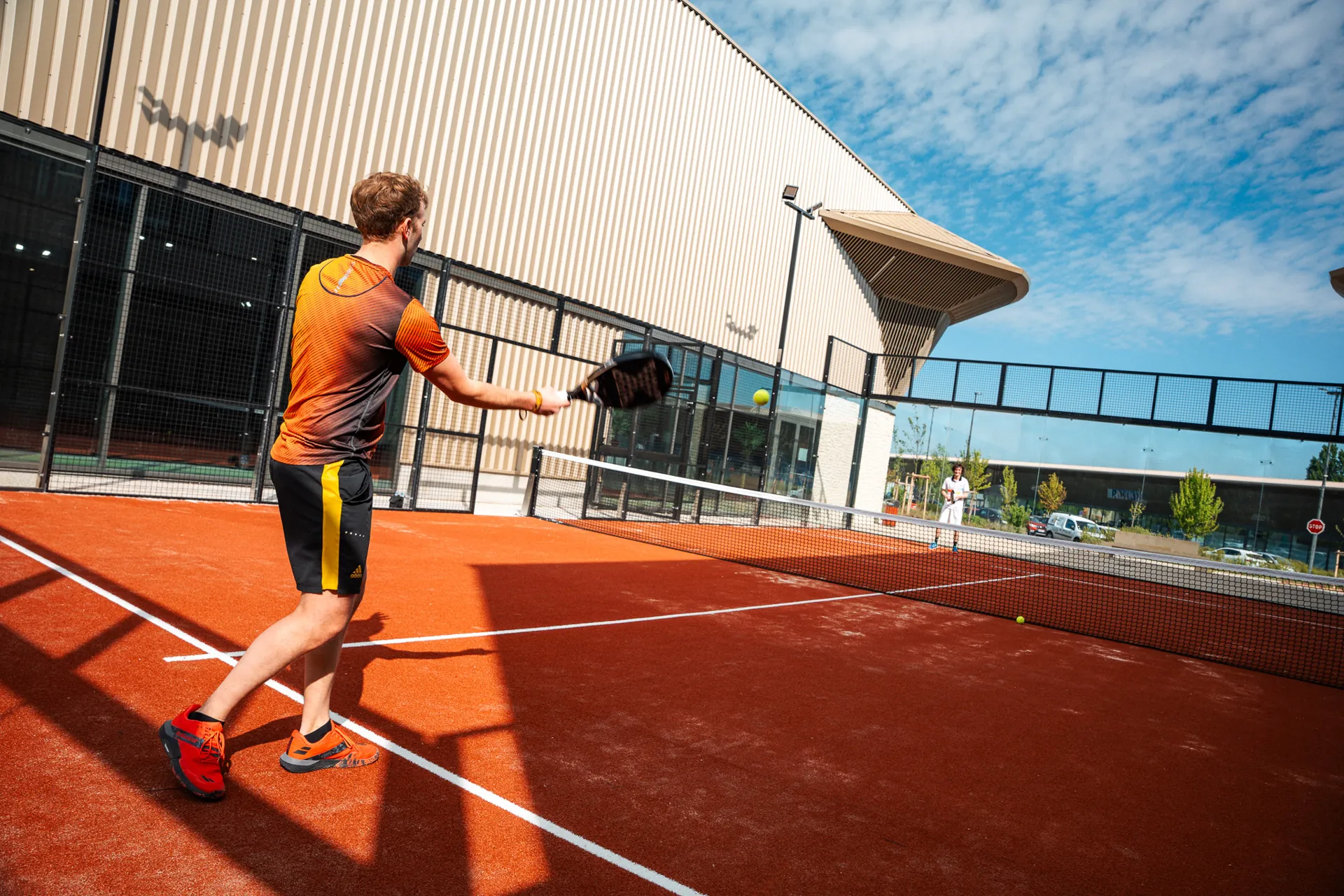 Terrains de padel extérieurs du Cocoon Padel Club près de Rouen