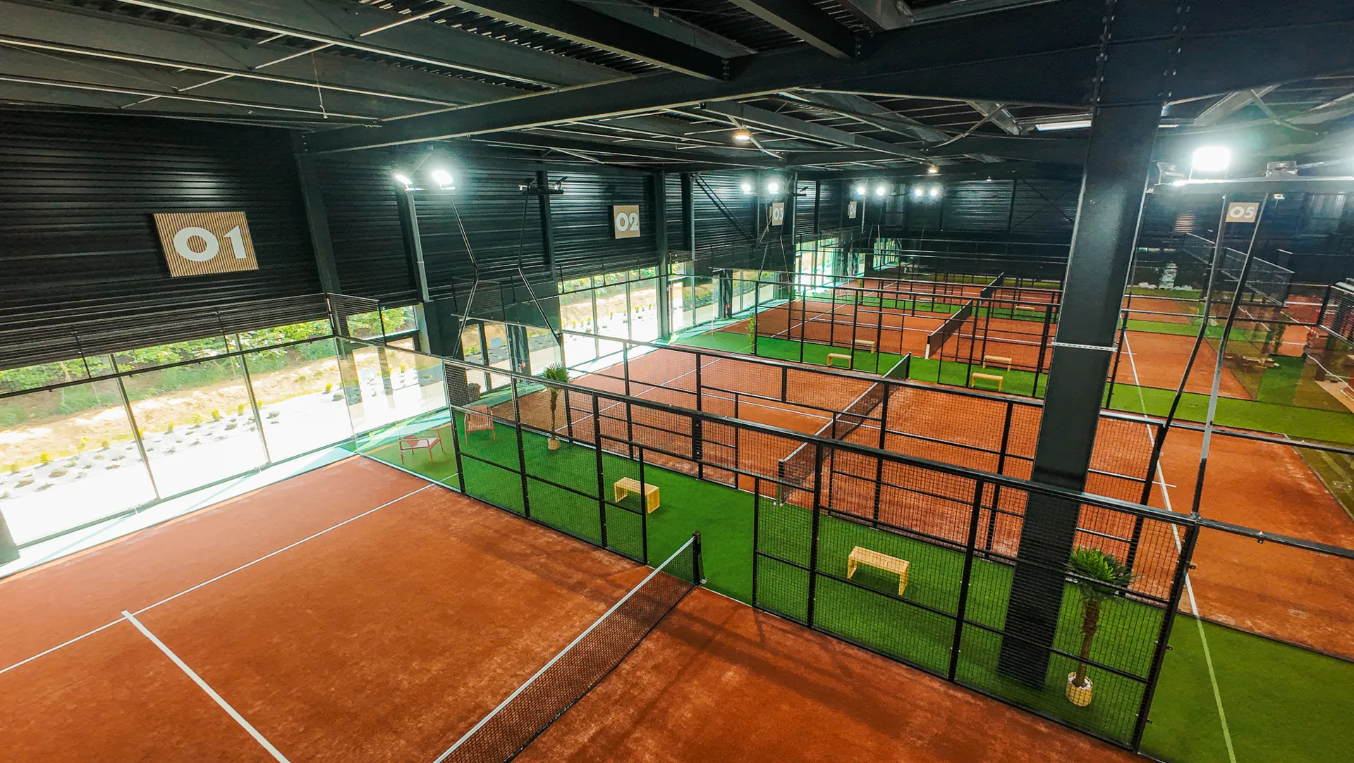 Vue aérienne du Cocoon Padel Club pour la visibilité des marques